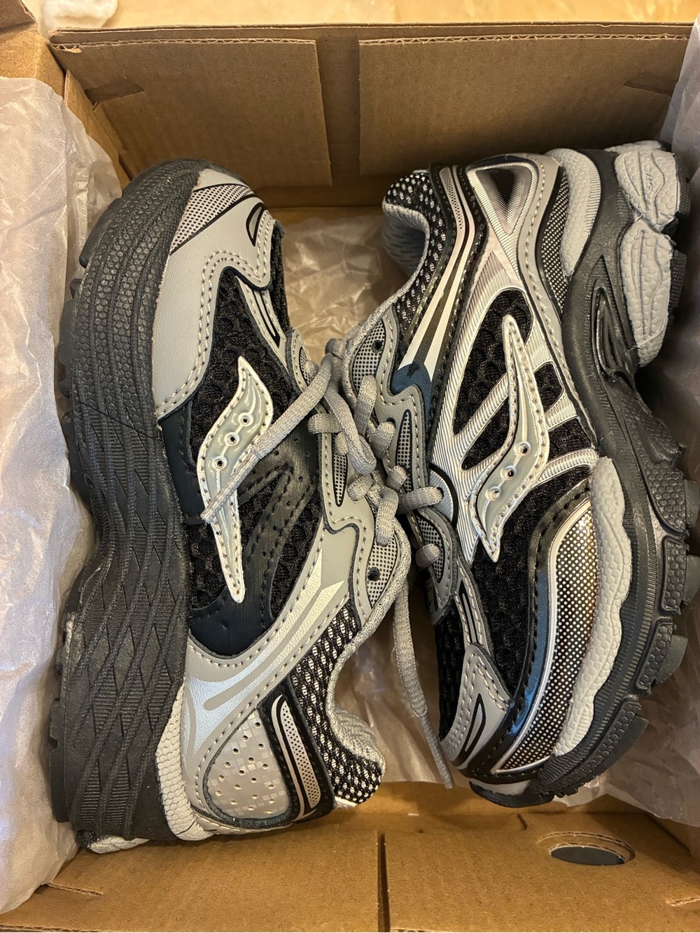 Saucony Toddler Black & Gray Athletic Running Shoes